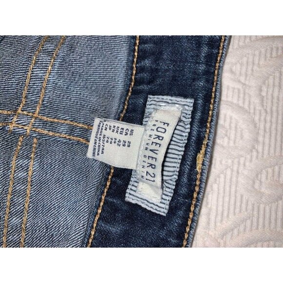 Forever 21 Womens Blue Denim Cutoff Jean Shorts Size 28 With Frayed Hem & Pocket - Picture 5 of 8